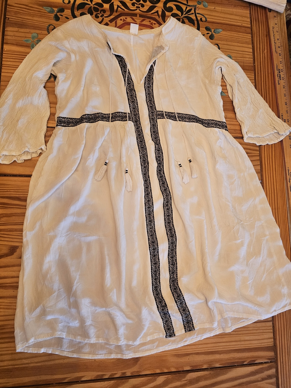Old Navy White Casual Dress with Black Embroidered Trim